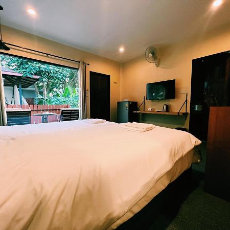 Vivi Hotel Resort Phuket Exterior foto