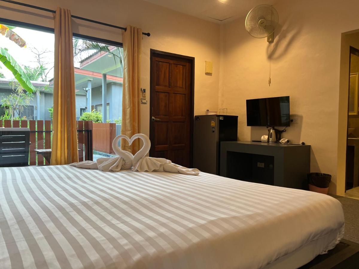 Vivi Hotel Resort Phuket Exterior foto