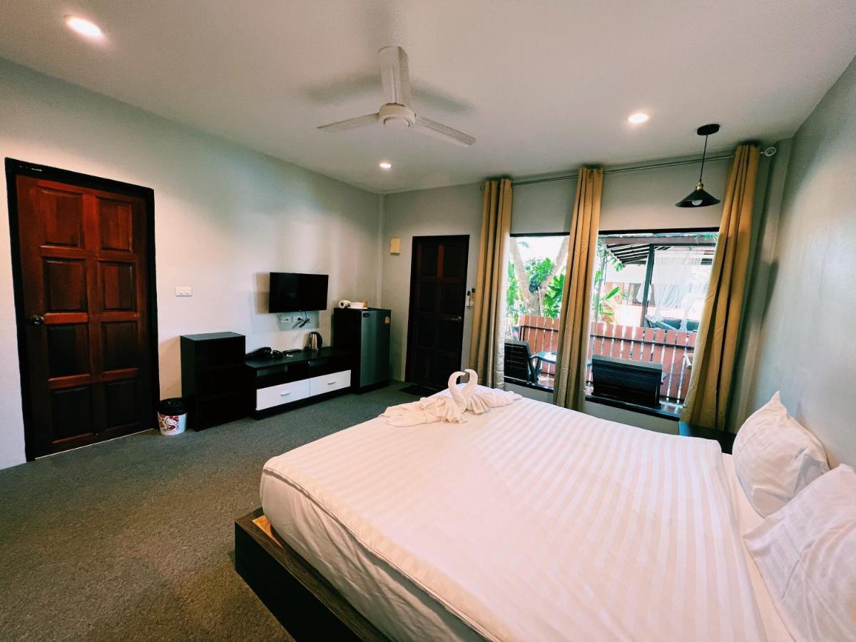 Vivi Hotel Resort Phuket Exterior foto