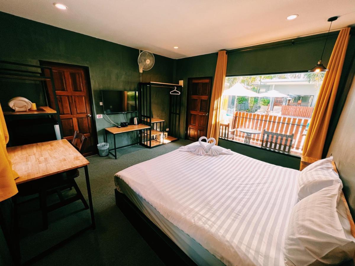 Vivi Hotel Resort Phuket Exterior foto