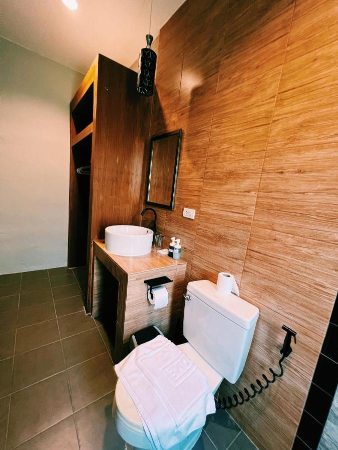 Vivi Hotel Resort Phuket Exterior foto